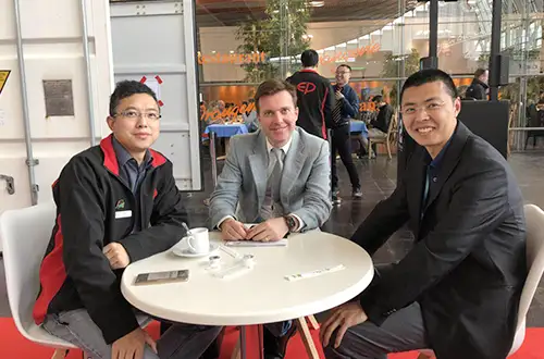 Foreign partners come to visit our company