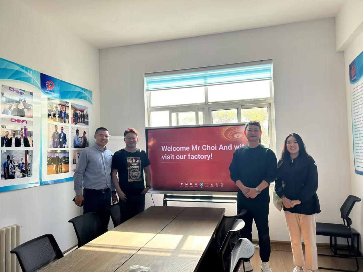 Korean customers visit our factory