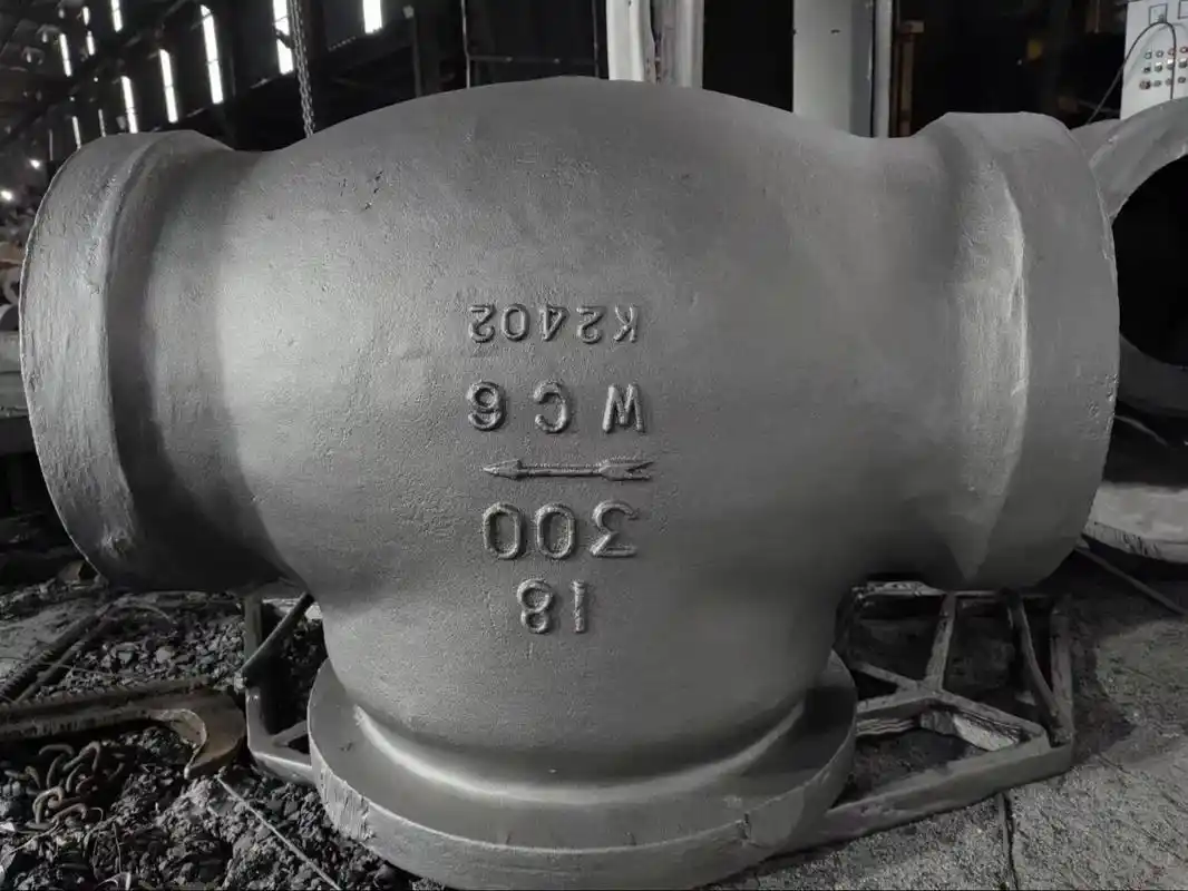 What types of castings are suitable for the production of phenolic resin sand and furan resin sand?