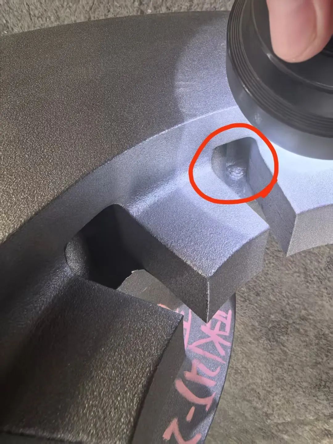 Resin sand process, the sand core is coated sand core, and there are succulent defects at the casting sand core. How to eliminate them?